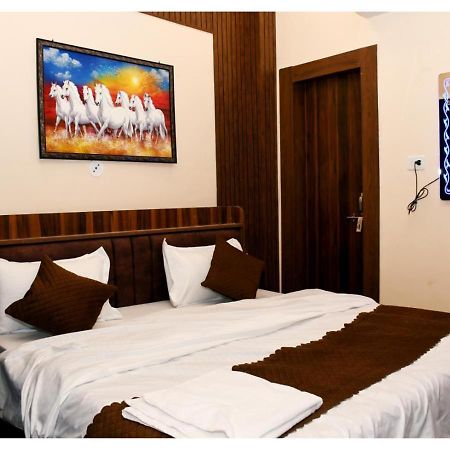 Tirupati Balaji Inn Bageshwar Dham Basāri المظهر الخارجي الصورة