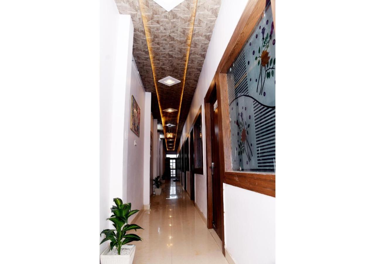 Tirupati Balaji Inn Bageshwar Dham Basāri المظهر الخارجي الصورة