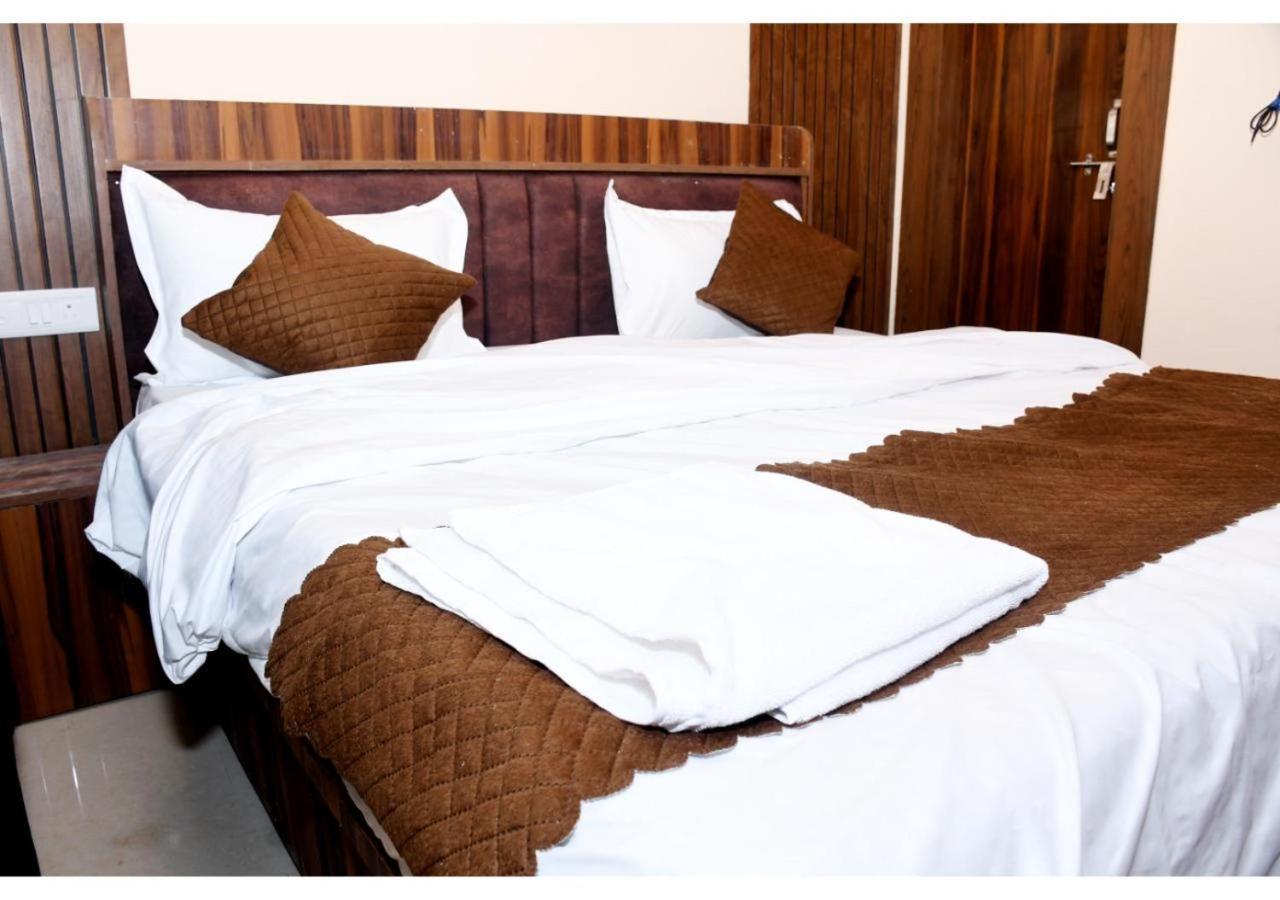 Tirupati Balaji Inn Bageshwar Dham Basāri المظهر الخارجي الصورة