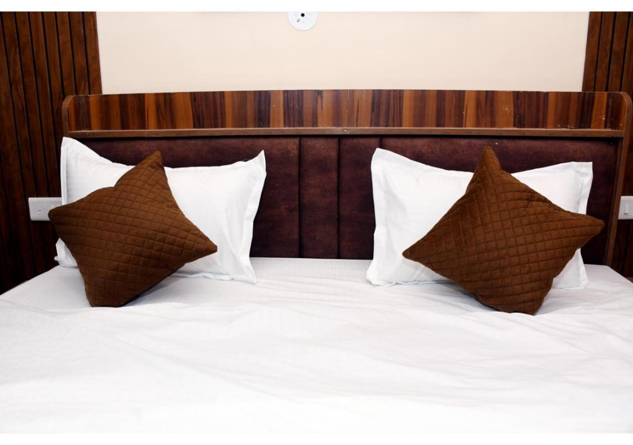 Tirupati Balaji Inn Bageshwar Dham Basāri المظهر الخارجي الصورة