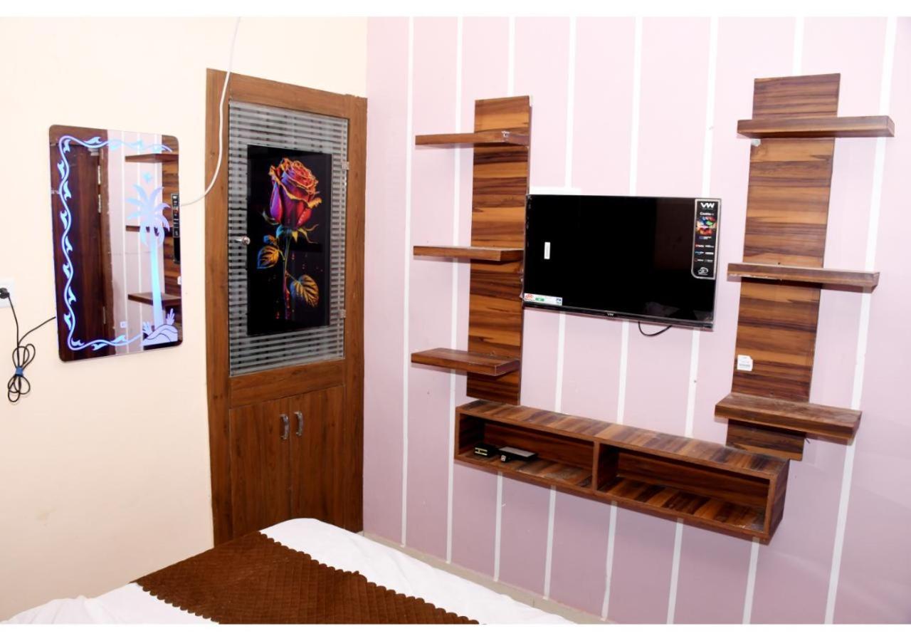 Tirupati Balaji Inn Bageshwar Dham Basāri المظهر الخارجي الصورة