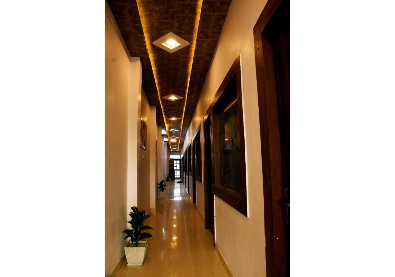 Tirupati Balaji Inn Bageshwar Dham Basāri المظهر الخارجي الصورة
