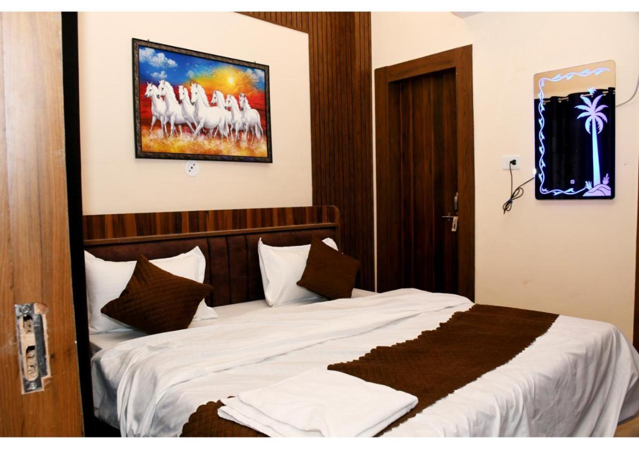 Tirupati Balaji Inn Bageshwar Dham Basāri المظهر الخارجي الصورة