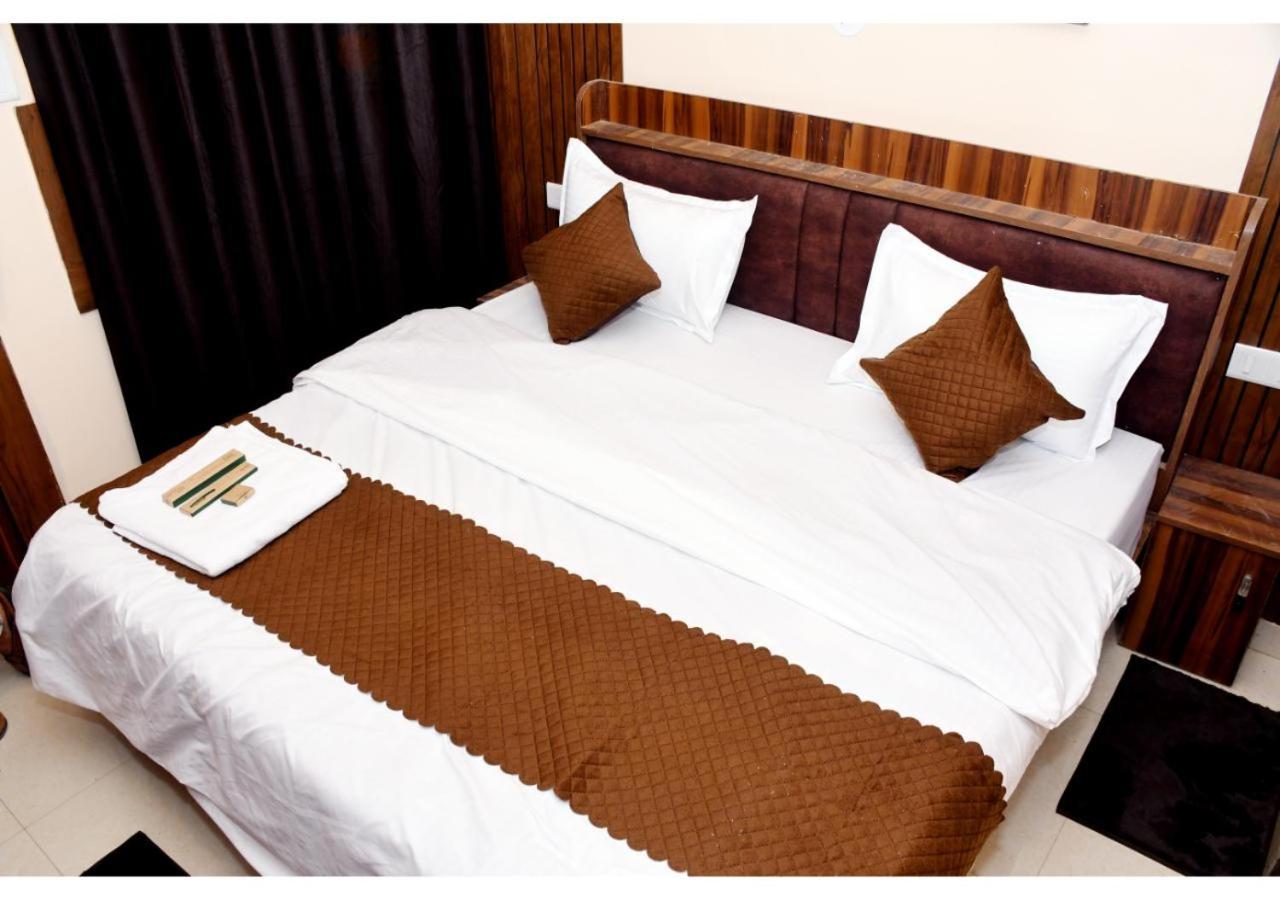 Tirupati Balaji Inn Bageshwar Dham Basāri المظهر الخارجي الصورة